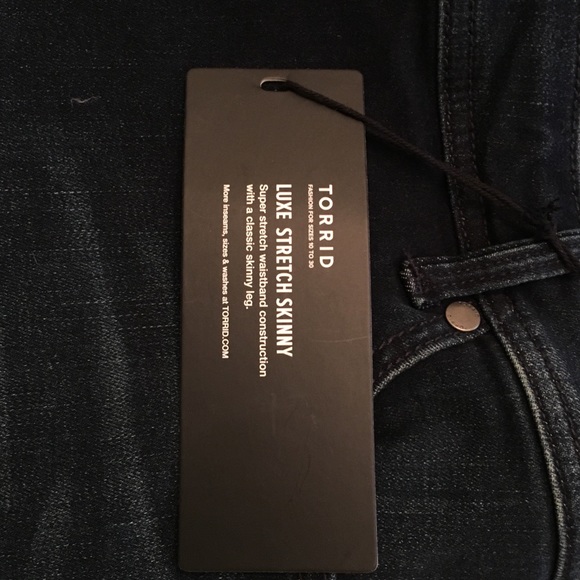 Torrid Cropped Luxe Skinny Jeans - Dark Wash - Picture 8 of 8